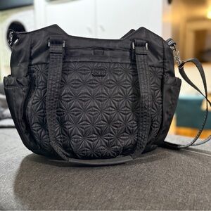 Lug Scuttle Crossbody Tote Bag in Black